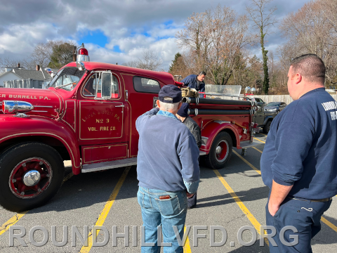 Santa Tour through Round Hill